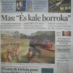 Portada del diario La Vanguardia (el panfleto propagandístico de CiU), dejando a parir a los "indignados".